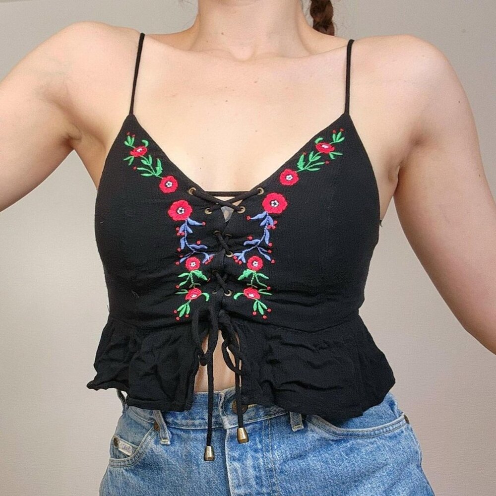 Black Lace Up Floral Embroidery Crop Tank.